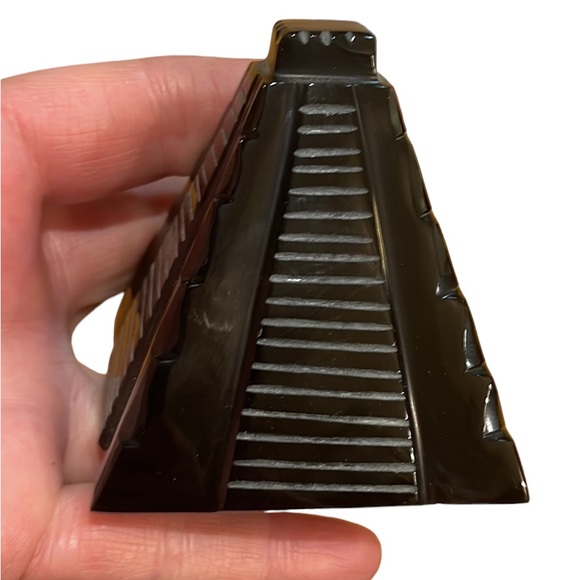 Vintage Black Onyx Hand carved Mexico Mayan Aztec Pyramid statue - Picture 4 of 4